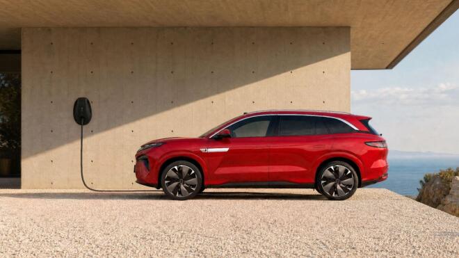 Η BYD παρουσιάζει το νέο 7θέσιο SUV ATTO 8- Πότε έρχεται