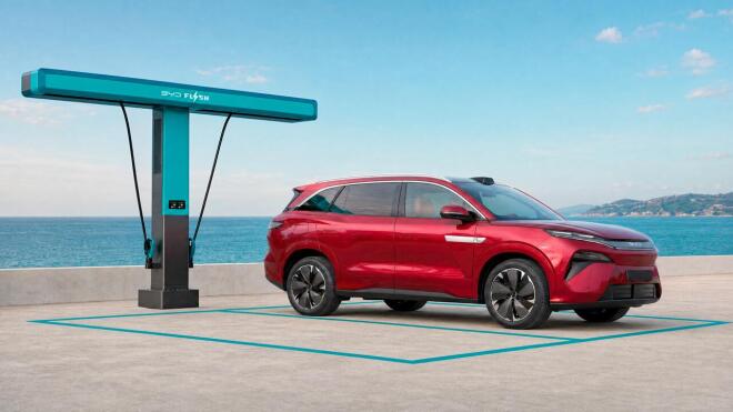 Η BYD παρουσιάζει το νέο 7θέσιο SUV ATTO 8 - Πότε έρχεται