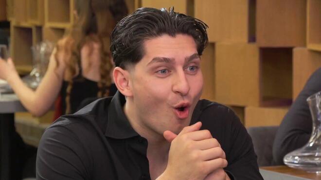 First Dates: Η αποκάλυψη της Χριστίνας για το pole dancing ενθουσίασε τον Λάμπρο!