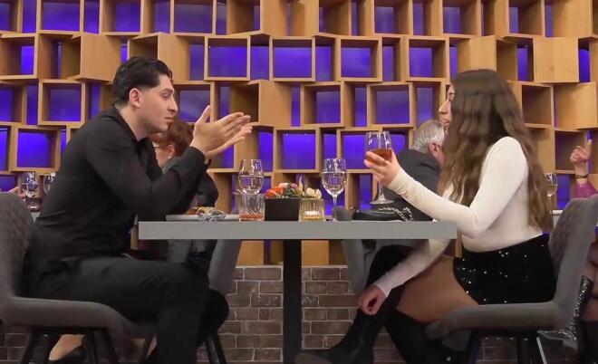 First Dates: Η αποκάλυψη για το pole dancing που άφησε άφωνο τον Λάμπρο!