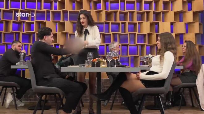 First Dates: Ο Λάμπρος ανέλαβε τα έξοδα για όλους!