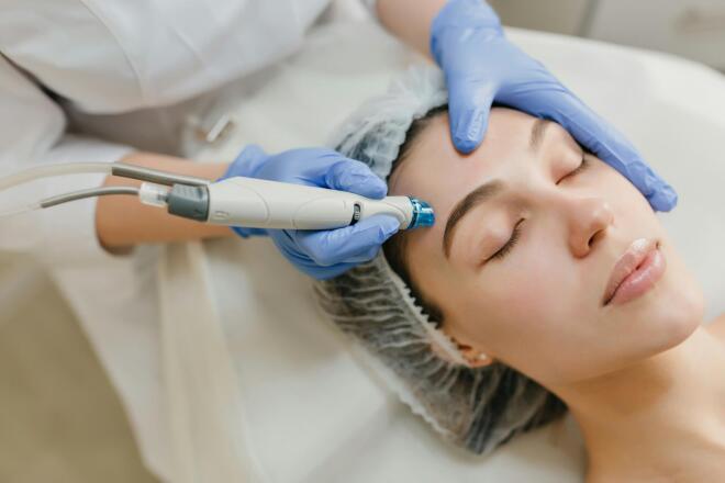 Spicule skincare: Είναι ασφαλές το συστατικό που υπόσχεται microneedling;