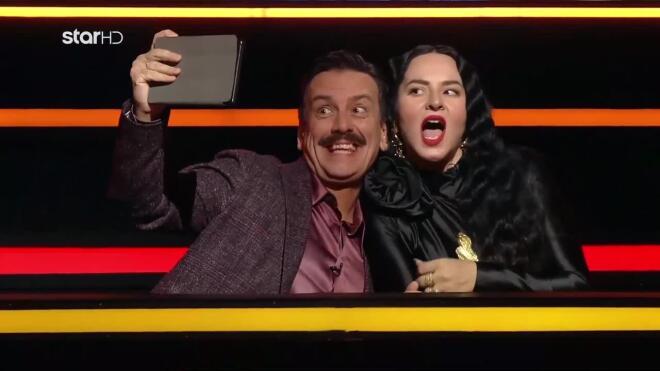 1% Club: Η selfie της Ζενεβιέβ Μαζαρί με τον Θάνο Κιούση