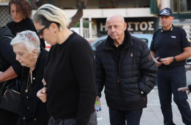 μαζωνακης