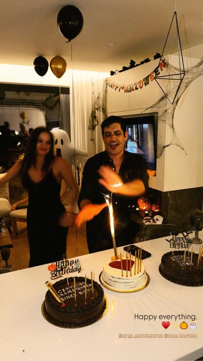 Αργύρης Πανταζάρας - Σίσσυ Τουμάση: To Halloween party μετά την είδηση ότι θα γίνουν γονείς