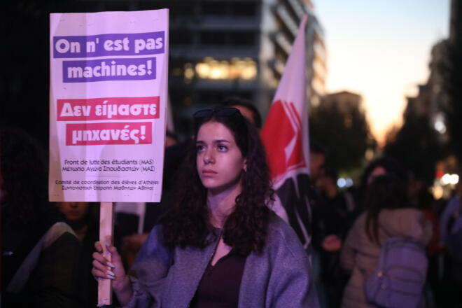Η εκπαιδευτική κοινότητα διαμαρτύρεται για τους μισθούς των εκπαιδευτικών, την κατάσταση στα σχολεία, το κόστος διαβίωσης των φοιτητών