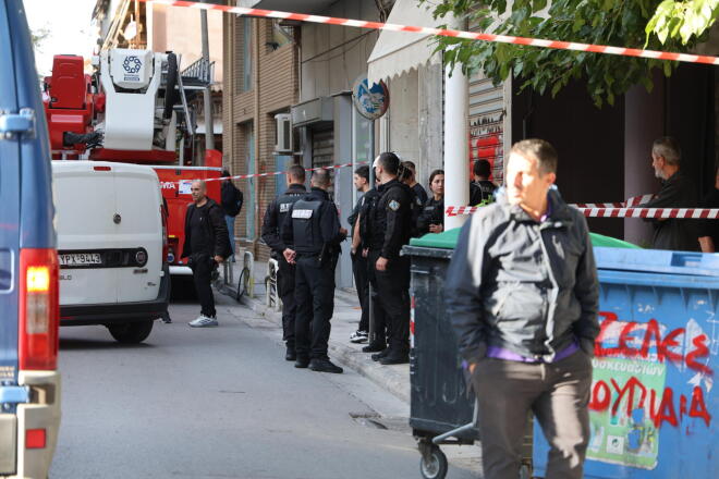 Από την έκρηξη τραυματίστηκαν δύο αστυνομικοί και δύο πολίτες