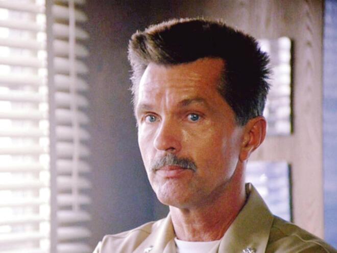 Ο Τομ Σκέριτ στα 53 του έπαιξε στην ταινία Top Gun