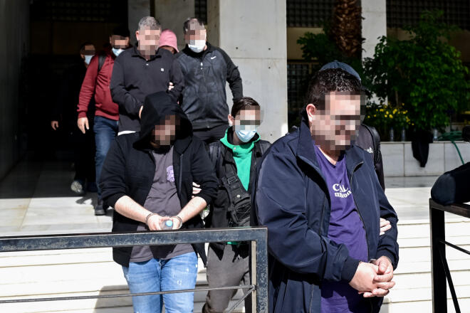 Ποινική δίωξη για κακουργήματα στους 23 συλληφθέντες της αλυσίδας εστίασης