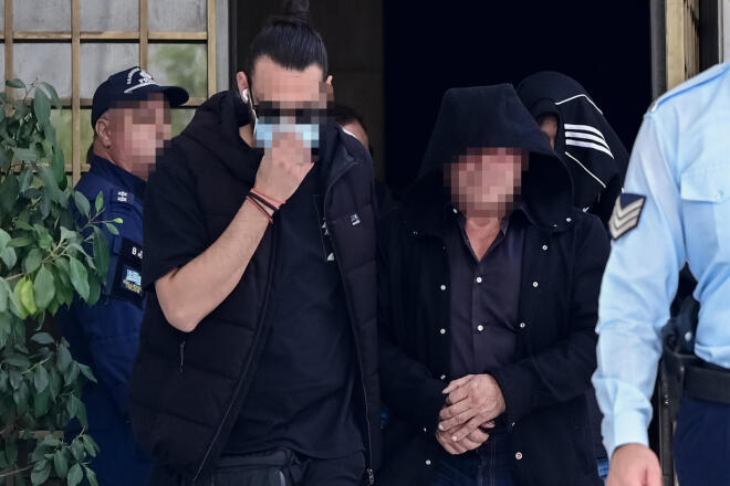 Σε ειδική κρύπτη στο σπίτι του ιδιοκτήτη της αλυσίδας εστίασης βρέθηκαν 1.175.990 ευρώ