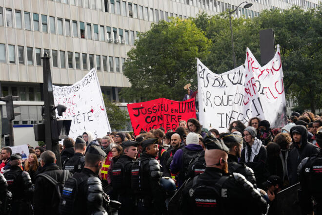 Μεγάλες διαδηλώσεις αναμένονται σήμερα στη Γαλλία