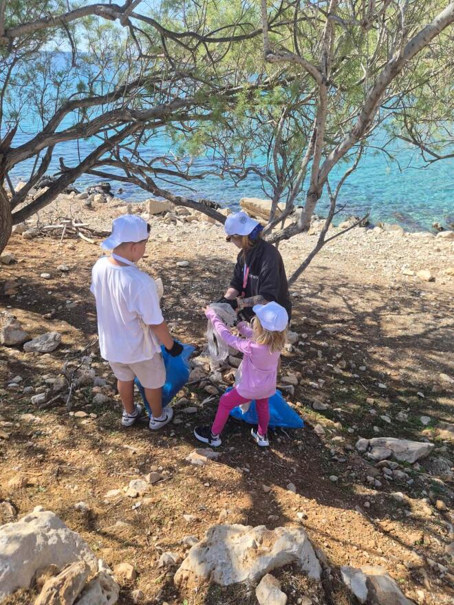 Στη Χάλκη δημιουργούν γυαλιά ηλίου από φύκια!