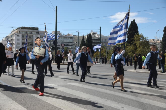Με τη μαθητική παρέλαση η Αθήνα τιμά την εθνική επέτειο του ΟΧΙ