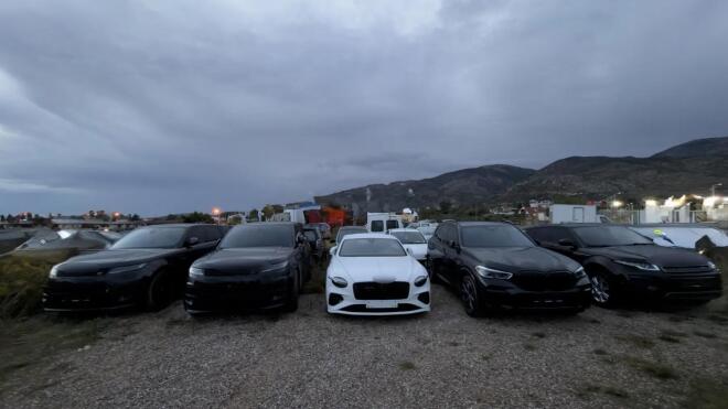 «Χωριάτικο»: Supercars, ρολόγια 500.000 ευρώ και πανάκριβες τσάντες
