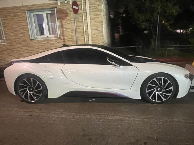 «Χωριάτικο»: Supercars, ρολόγια 500.000 ευρώ και πανάκριβες τσάντες