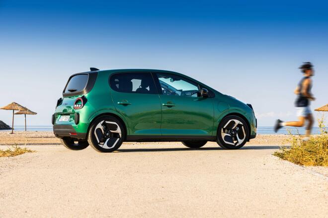 Renault Twingo E-Tech: Φιναλίστ του «Αυτοκινήτου της Χρονιάς 2027»