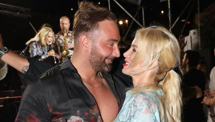 Κατερίνα Καινούργιου: Οι Ευχές Στον Νίκο Κοκλώνη