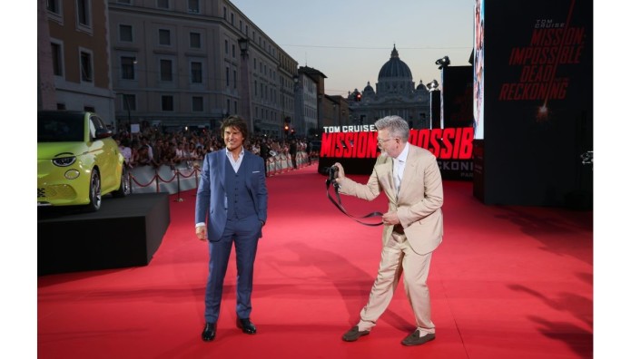 Ο Tom Cruise και το νέο Abarth 500e