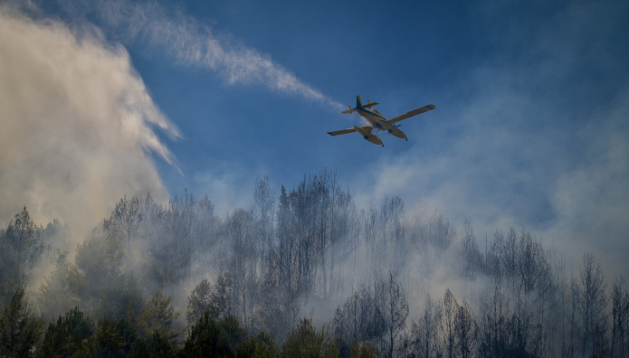 Φωτιά Στην Κάρυστο - Πνέουν Ισχυροί Άνεμοι