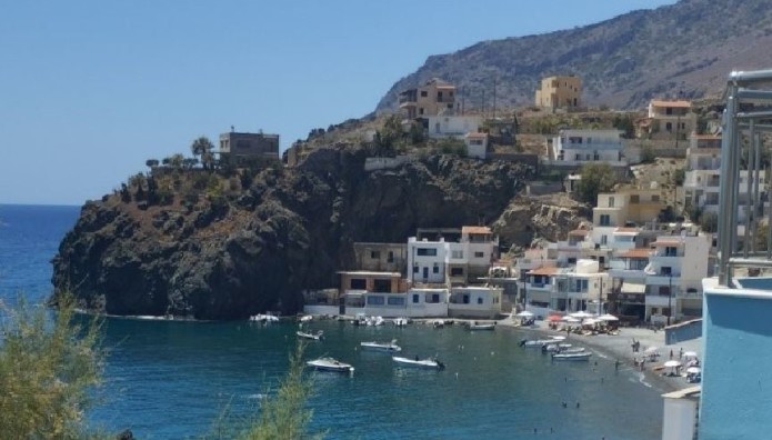 Ηράκλειο Κρήτης: Βουτιές Και Χαλάρωση Στις Τρεις Εκκλησιές