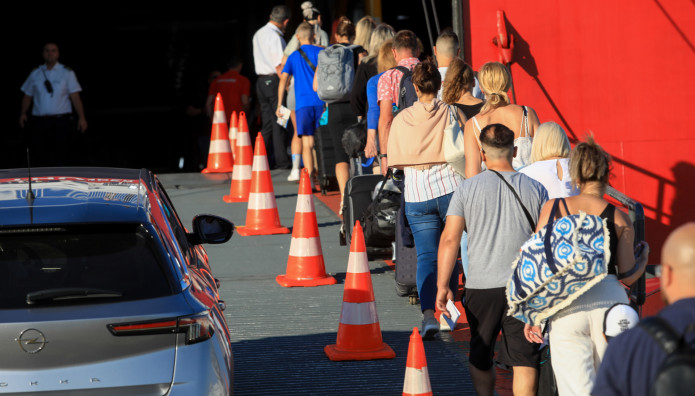 Βλάβη Σε Πλοίο - Εκτελούσε Το Δρομολόγιο Πάρος – Μύκονος