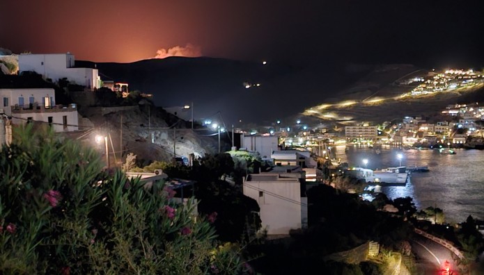 Φωτιά στην Κύθνο: Μήνυμα Εκκένωσης Από Το 112