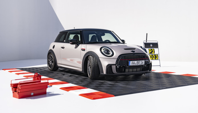 Η ειδική Bulldog Racing Edition για τους...καθημερινούς οδηγούς