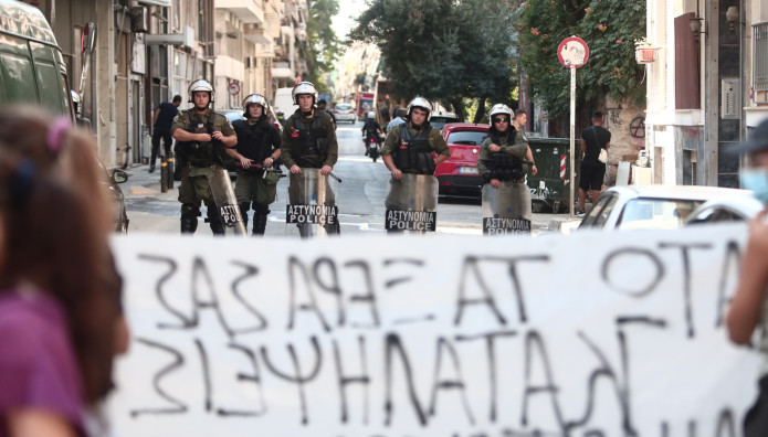 Αστυνομική Επιχείρηση Σε Καταλήψεις Στην Αθήνα