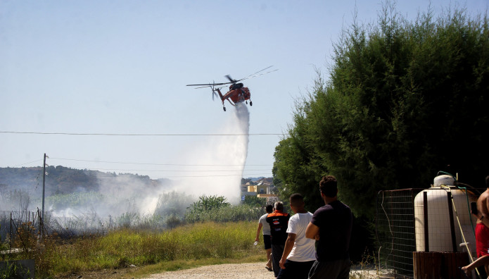 Φωτιά στην Οιχαλία Μεσσηνίας - Επιχειρούν δύο αεροσκάφη και ένα ελικόπτερο