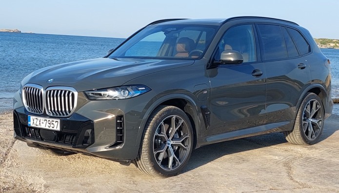 Για πρώτη φορά στο τιμόνι της νέας BMW X5 xDrive50e    
