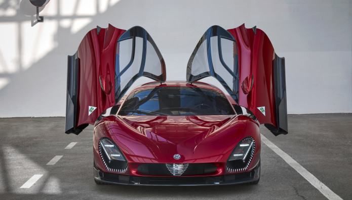 Η Alfa Romeo 33 Stradale είναι...«πύραυλος»