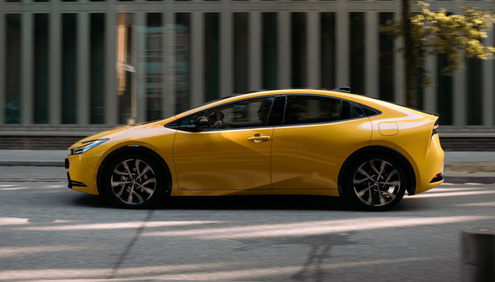 H Toyota ετοιμάζει νέες μπαταρίες