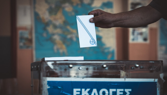 Στις κάλπες για τον β' γύρο των αυτοδιοικητικών εκλογών