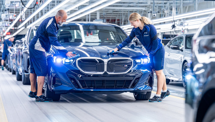 BMW: Κάθε 60 δευτερόλεπτα κατασκευάζεται ένα αυτοκίνητο