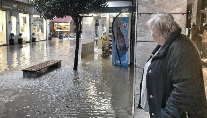 Κακοκαιρία: Ποτάμια Οι Δρόμοι Στην Πάτρα