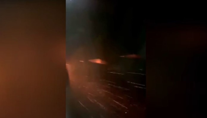 Τρόμος Στον Αέρα: Κινητήρας Αεροπλάνου Έπιασε Φωτιά