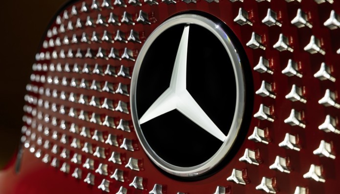 Mercedes: Παραμένει πολύτιμη μάρκα πολυτελών αυτοκινήτων