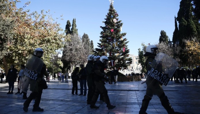 MAT χριστουγεννιάτικο δέντρο Σύνταγμα