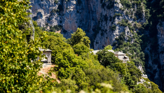 Hiking στην Ελλάδα: Έξι προορισμοί με «μαγικά» μονοπάτια!