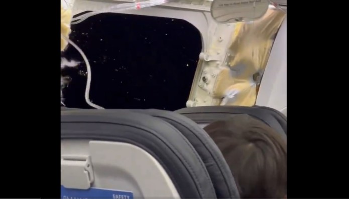 αεροπλάνο αποκόλληση παράθυρου