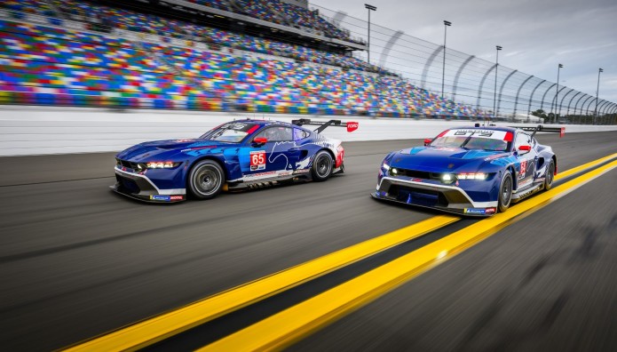 Αγωνιστική πρεμιέρα για τις νέες Ford Mustang GT3 και GT4 στην Daytona