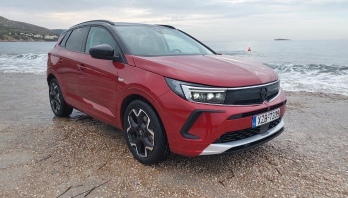 Δοκιμάζουμε το Opel Grandland Hybrid με τους 224 ίππους