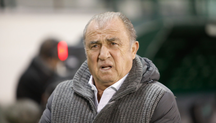 Aυτόν Σκέφτεται Για Φορ  Τερίμ;