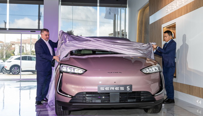 Ήρθε στην Ελλάδα το πολυτελέστατο SERES 5 -Τιμή  