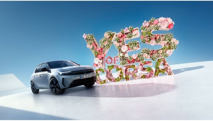  Έρωτας με την πρώτη ματιά; "Yes,  of  Corsa!"