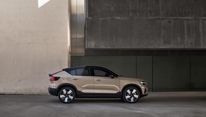 Η Volvo αλλάζει ονομασίες στα ηλεκτρικά της μοντέλα