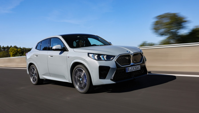 Νέα εισαγωγική έκδοση για την BMW iX2