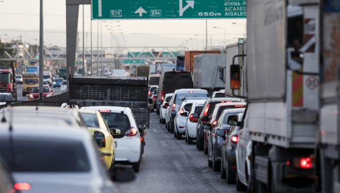 Κηφισός: Στο «κόκκινο» η κίνηση λόγω εκτροπής φορτηγού