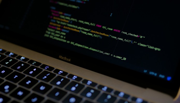 Revenge Porn: Γυναίκα Δημοσίευσε Φωτογραφίες Του Πρώην Της