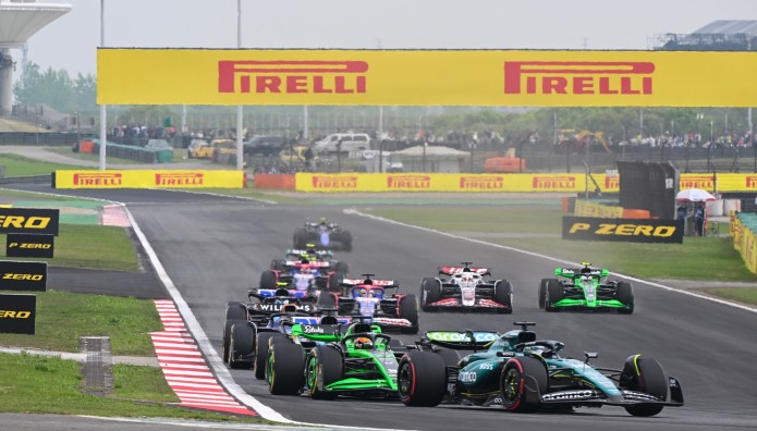 Ο Verstappen βρήκε τρόπο να κερδίσει και στη Σαγκάη